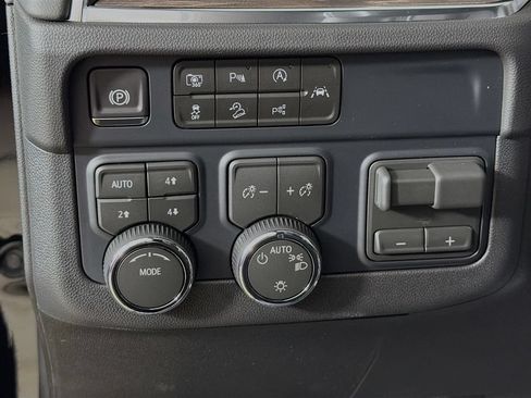New 2026 Chevrolet Suburban LS w/ Max Trailering Package AWD/4WD image 10