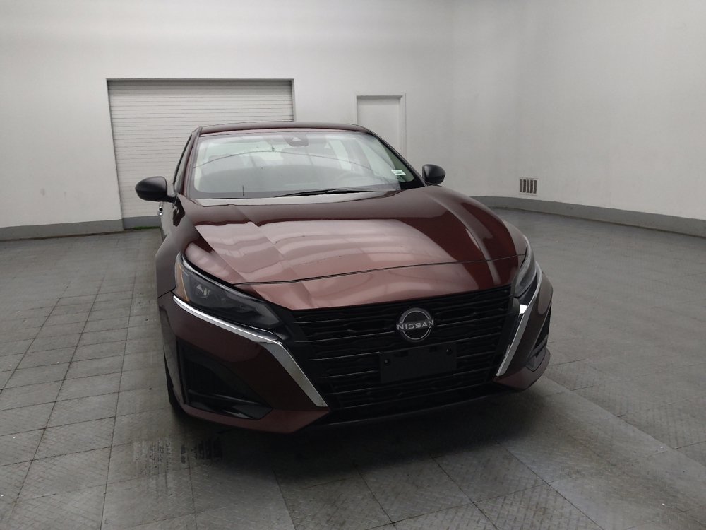 Used 2025 Nissan Altima 2.5 SV FWD image 14