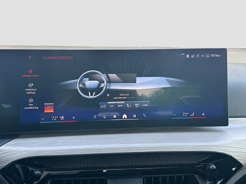 New 2026 BMW 330i Sedan w/ M Sport Package RWD image 36