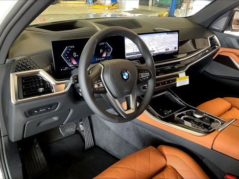 New 2026 BMW X5 xDrive40i w/ Climate Comfort Package image 8