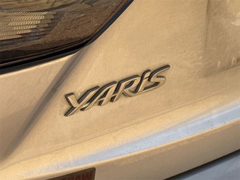 Used 2019 Toyota Yaris LE image 6