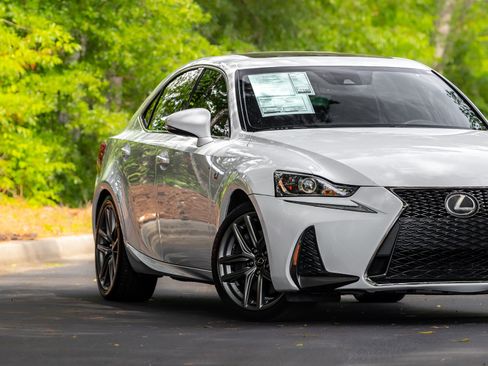 Used 2017 Lexus IS 200t F Sport w/ F Sport Package RWD image 29
