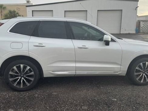 Used 2023 Volvo XC60 B5 Plus AWD/4WD image 6