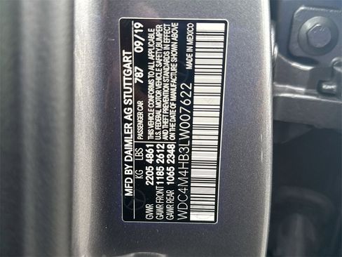 Used 2020 Mercedes-Benz GLB 250 4MATIC w/ Premium Package image 26