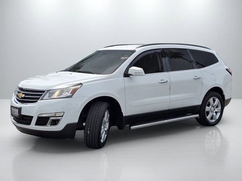 Used 2017 Chevrolet Traverse LT w/ Style and Technology Package FWD image 8