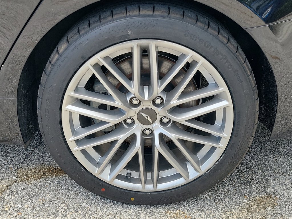 Used 2020 Genesis G70 2.0T RWD image 11
