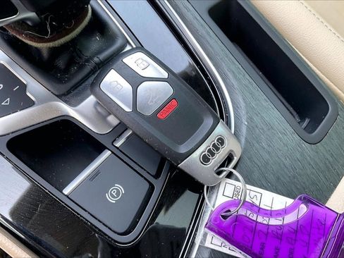 Used 2021 Audi A4 2.0T Premium w/ Convenience Package image 11