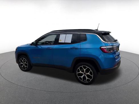 Used 2025 Jeep Compass Limited AWD/4WD image 11
