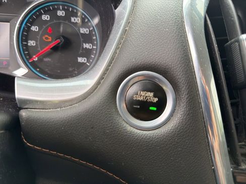 Used 2020 Chevrolet Traverse LT w/ LT Premium Package FWD image 24