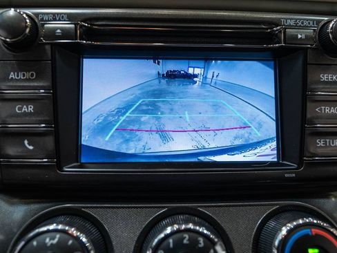 Used 2015 Toyota RAV4 LE AWD/4WD image 30