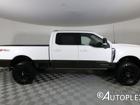 Used 2025 Ford F250 King Ranch w/ FX4 Off-Road Package AWD/4WD image 4