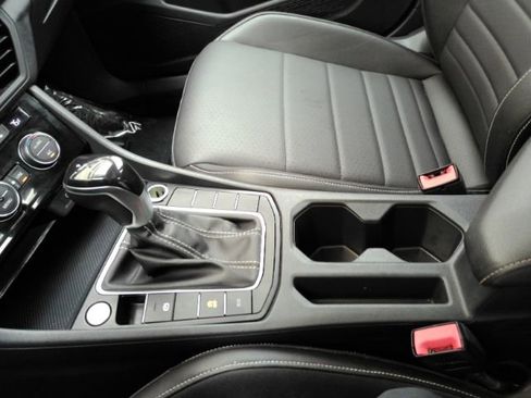 Used 2023 Volkswagen Jetta SE w/ Panoramic Sunroof Package image 39