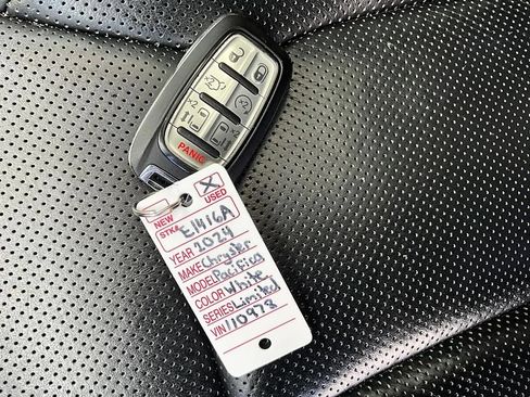 Used 2024 Chrysler Pacifica Limited w/ Uconnect Theater Family Group FWD image 38