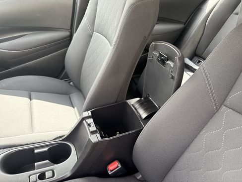 Used 2025 Toyota Corolla LE FWD image 25