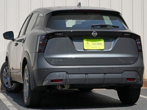 Used 2025 Nissan Kicks S FWD image 5
