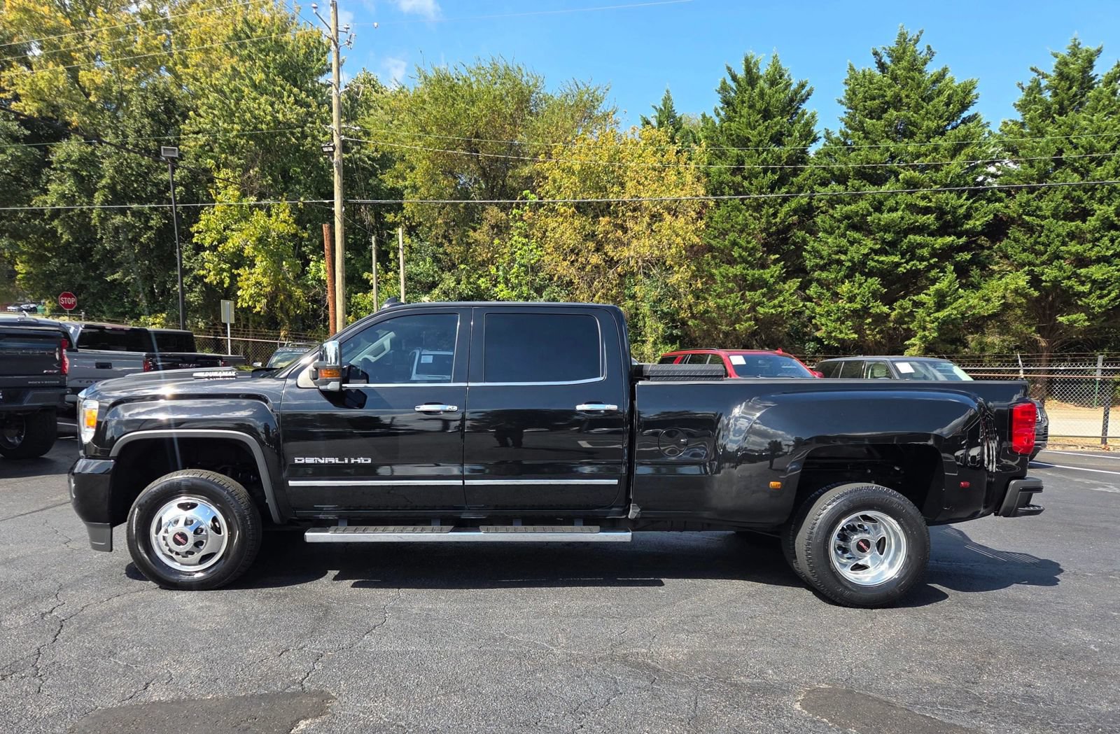 Used 2019 GMC Sierra 3500 Denali w/ Duramax Plus Package AWD/4WD image 6