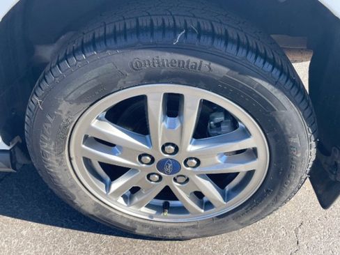 Used 2021 Ford Transit Connect XL image 21