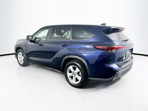 Used 2025 Toyota Highlander LE image 5