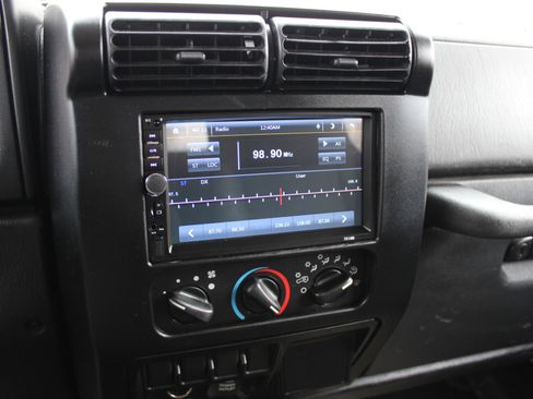 Used 2004 Jeep Wrangler SE w/ Ecco Tire & Wheel Group image 21