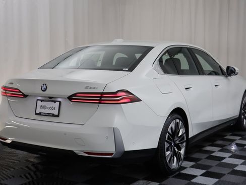 New 2026 BMW 530i xDrive w/ Premium Package image 17