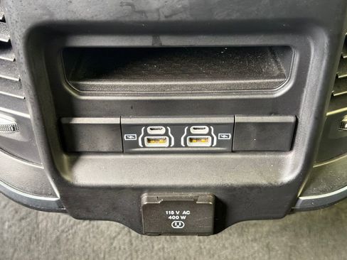 Used 2024 RAM 1500 Laramie image 32