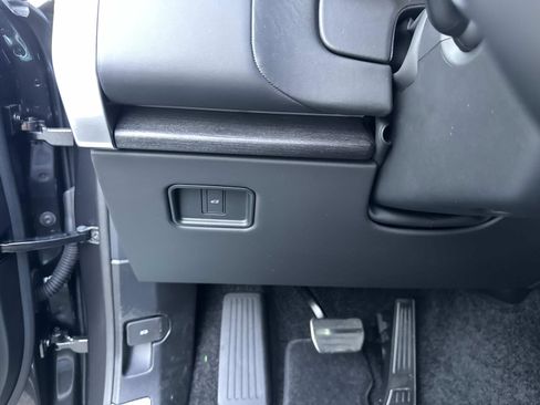 New 2026 Land Rover Range Rover SE image 33