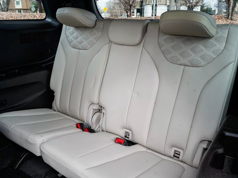 Used 2020 Hyundai Palisade Limited image 18