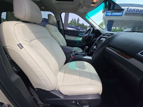 Used 2017 Ford Explorer Platinum AWD/4WD image 10