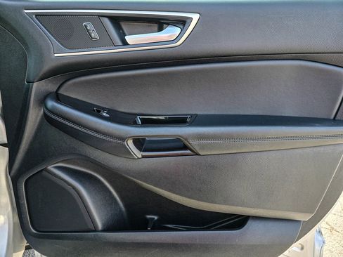 Used 2018 Ford Edge SEL w/ Equipment Group 201A image 40