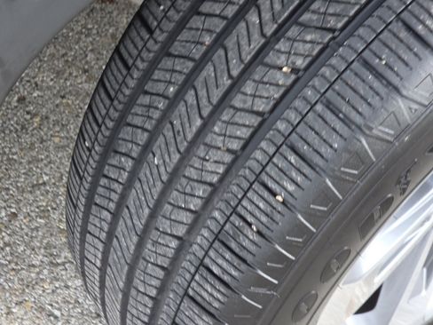 Used 2025 Honda Pilot EX-L image 14