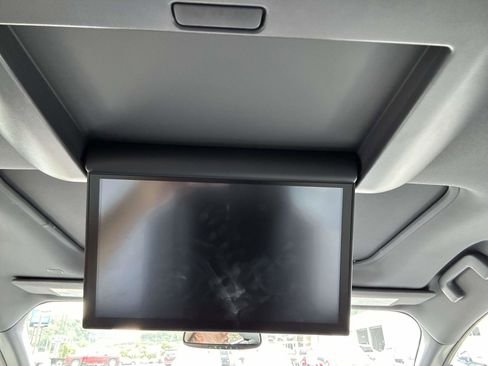 Used 2022 Toyota Sienna XSE w/ XSE Plus Package AWD/4WD image 27