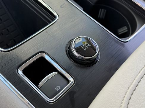New 2026 Lincoln Aviator AWD image 38