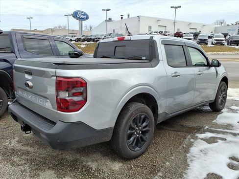 Used 2024 Ford Maverick Lariat w/ Black Appearance Package image 3