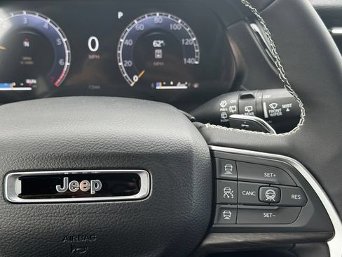 New 2026 Jeep Grand Cherokee Limited w/ Trailer Tow Package AWD/4WD image 25