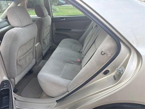 Used 2005 Toyota Camry LE image 11