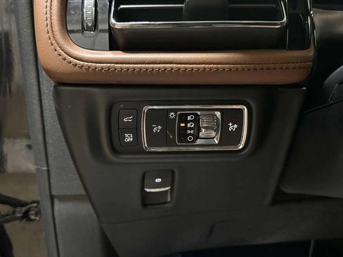 Certified 2022 Lincoln Nautilus Reserve w/ Class II Trailer Tow Package AWD/4WD image 11