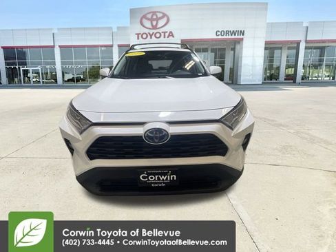 Used 2019 Toyota RAV4 XLE image 3