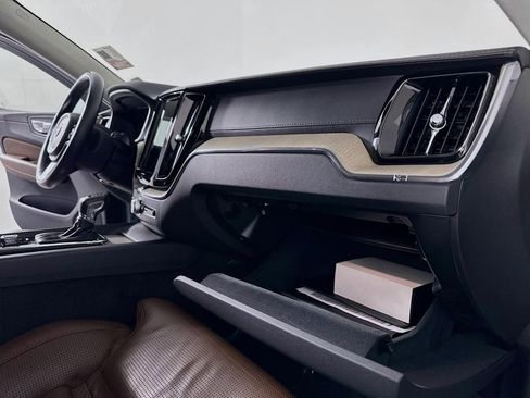 Used 2018 Volvo XC60 T5 Inscription image 40