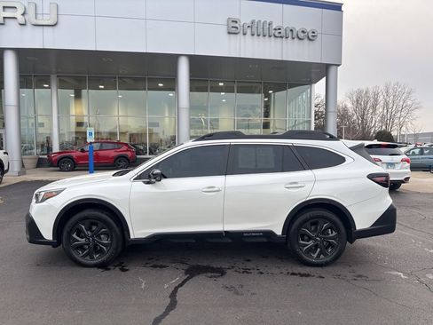 Used 2022 Subaru Outback Onyx Edition XT AWD/4WD image 6