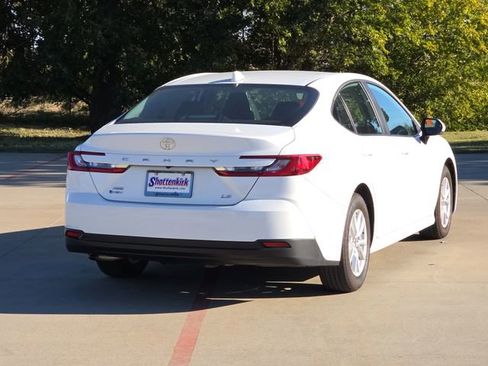 Used 2025 Toyota Camry LE image 8