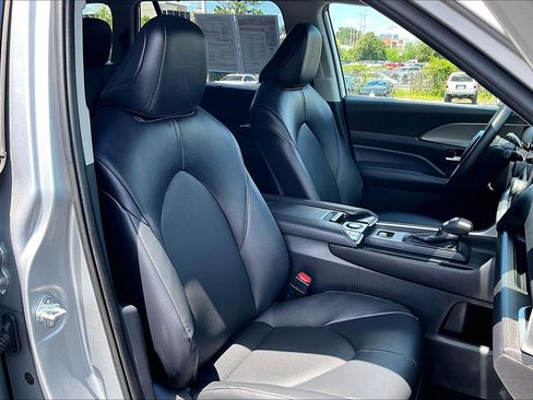 Used 2025 Toyota Grand Highlander AWD image 7