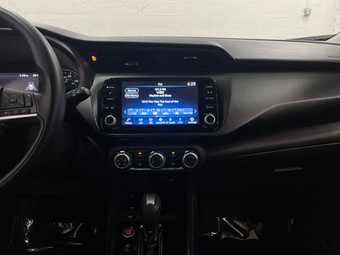 Used 2024 Nissan Kicks SV FWD image 19