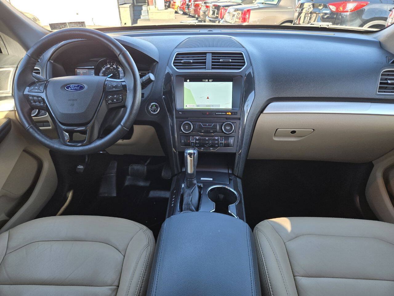 Used 2017 Ford Explorer XLT w/ Equipment Group 202A AWD/4WD image 32
