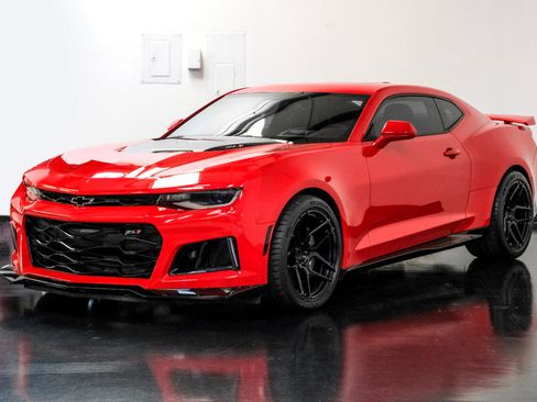 Used 2017 Chevrolet Camaro ZL1 image 7