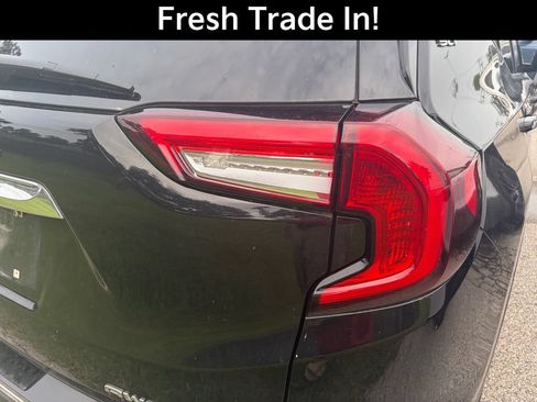 Used 2023 GMC Terrain SLT w/ Infotainment Package II AWD/4WD image 10