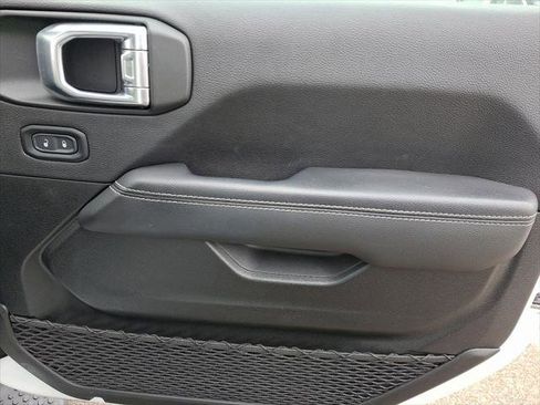 Certified 2022 Jeep Wrangler Unlimited Sahara w/ LED Lighting Group image 10