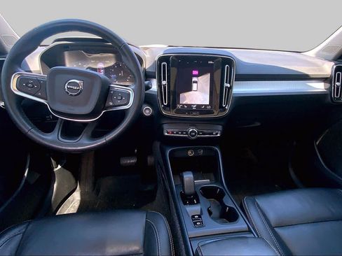 Used 2022 Volvo XC40 T5 Momentum AWD/4WD image 15
