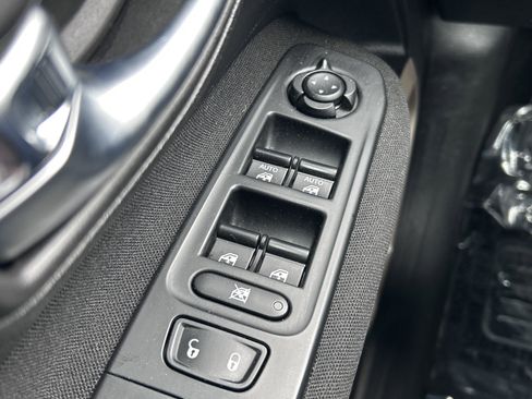 Used 2016 Jeep Renegade Sport w/ Power & Air Group image 17