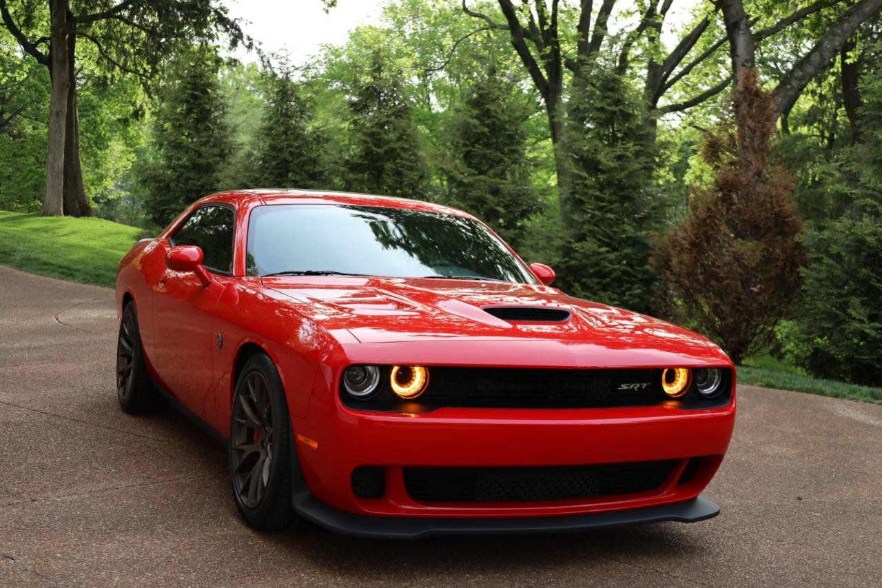 Used 2017 Dodge Challenger SRT Hellcat RWD image 5