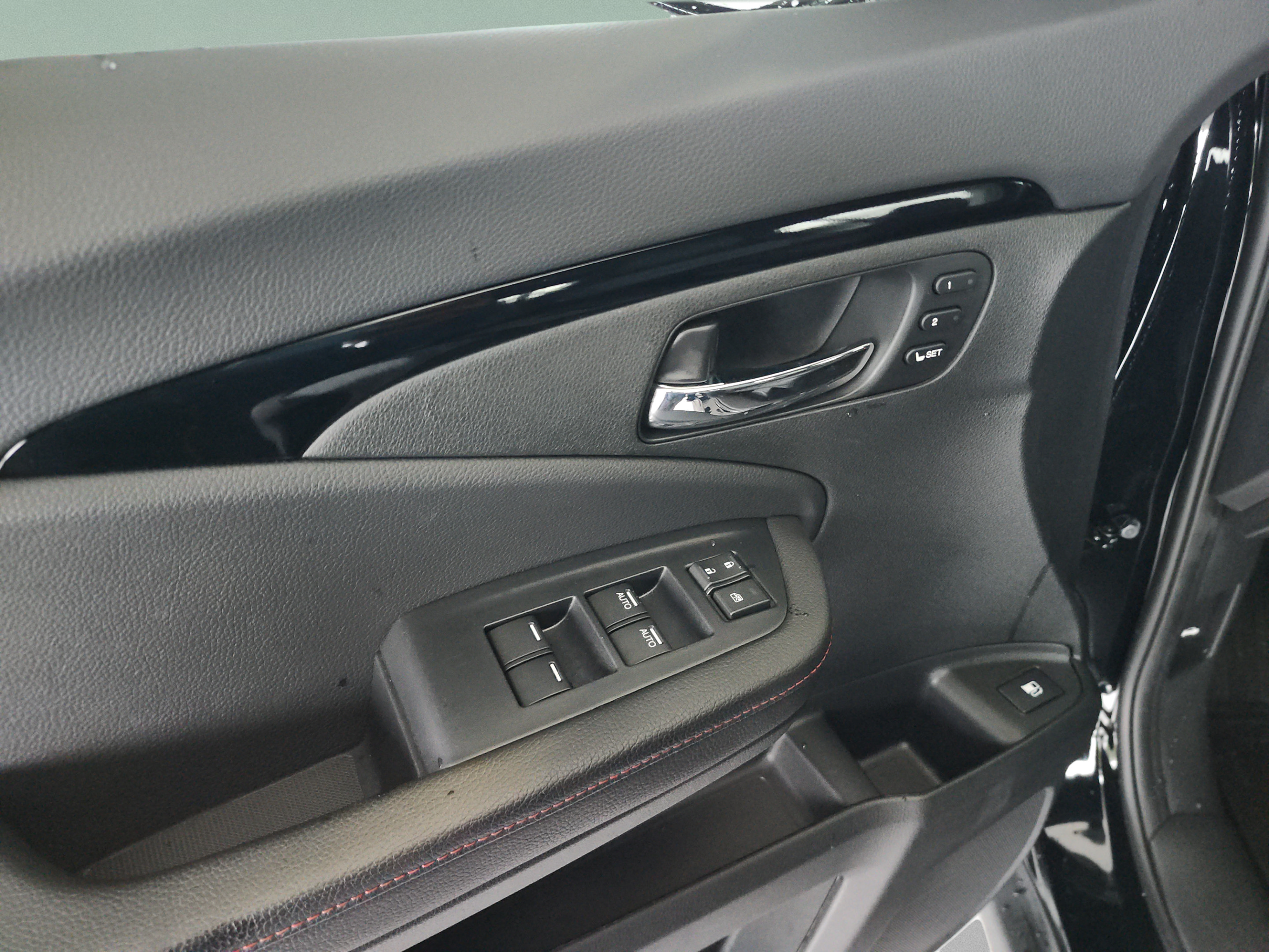 Used 2024 Honda Ridgeline Black Edition image 16